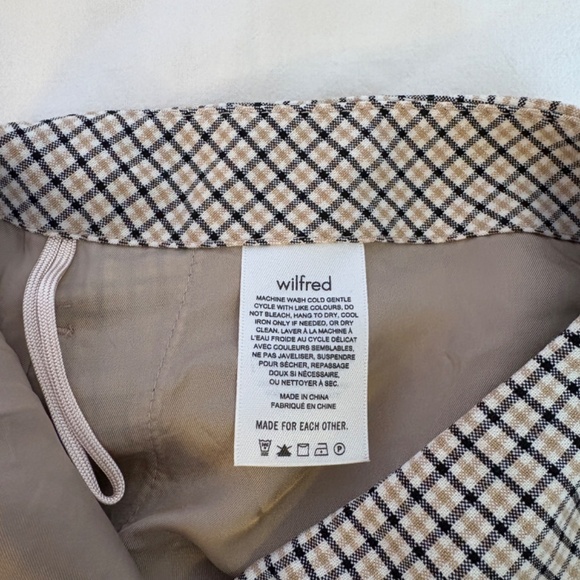Aritzia Wilfred Classis Mini Skirt (8) - Picture 4 of 5
